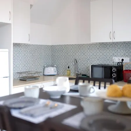 Hill House - No. 589b ליסבון