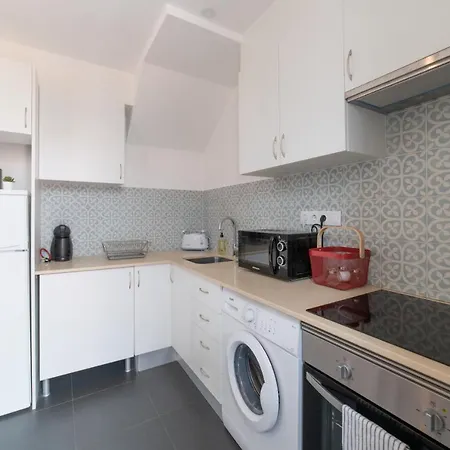 Hill House - No. 589b Apartment *